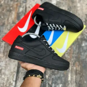Nike for One supreme dama y caballero
