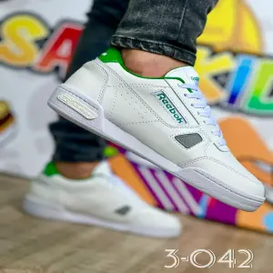 REBOOK CLASIC
