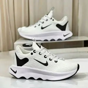 NIKE TRAK