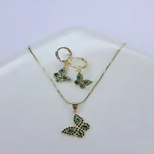 JUEGOS DE CADENAS DE MARIPOSAS VERDES