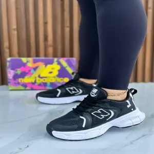 NEW BALANCE KISS