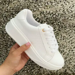 Tenis Basicos Dama Blancos