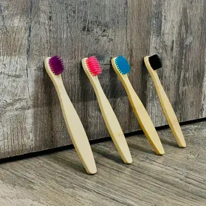 Cepillo Dental en Bambú x 4 unds
