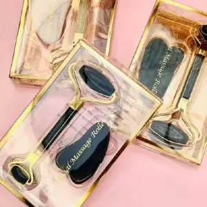 SET DE RODILLO MASAJEADOR + GUA SHA