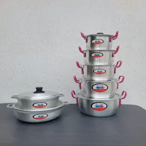 OLLAS 12-20 OREJA FUCSIA CALDERO 1 Y 4: ¡Elegancia y funcionalidad en tu cocina! - OLLAS 12-20 OREJA FUCSIA CALDERO 1 Y 4