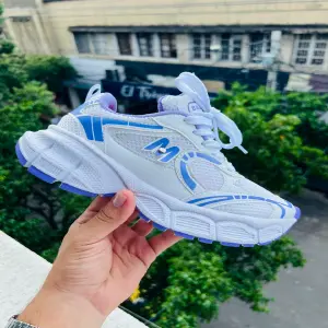 Balenciaga dama