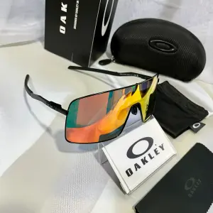 OAKLEY SUTRO