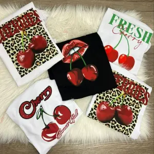 CAMISETA PLUS ESTAMPADA DE MUJER
