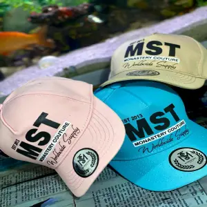 M S T Monastery Colección Limitada