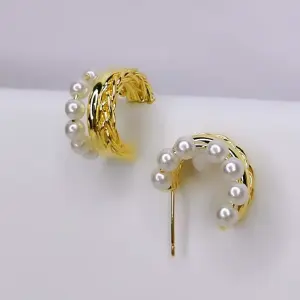 ARETA DORADA TRENZA PERLAS