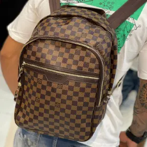 maletin lv cafe