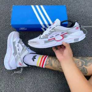 Adidas Sakai