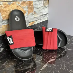 Nike Off-court Foam ajustable