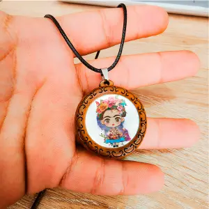 Collar Frida Kahlo Muñeca Unisex + Estuc