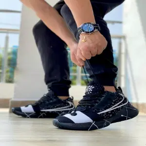 BOTA NIKE KYRIE IRVING