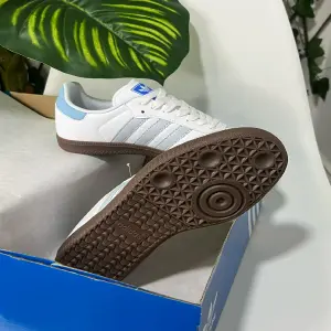 ADIDAS SAMBA BLANCO AZUL