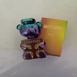 mochino toy 2 pearl