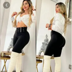 LEGGINS TRIPLE HEBILLA OJETES