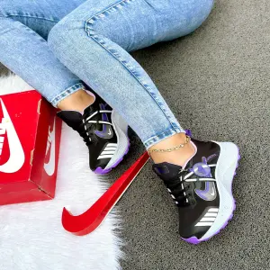 NIKE ZOOM DAMA