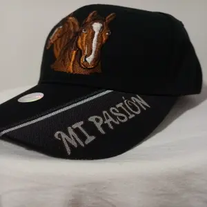 Gorra Equina doble bestia