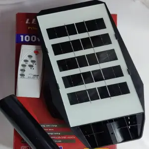 LAMPARA SOLAR LED 100W