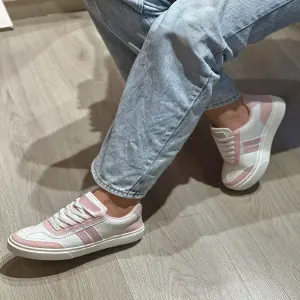 TENIS ROSE DAMA