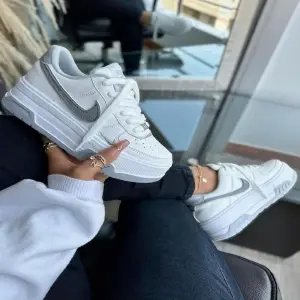 PROMO Bellos Nike Doble Chulo Gris