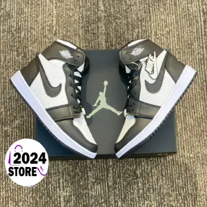 BOTA JORDAN RETRO1 🏆DM