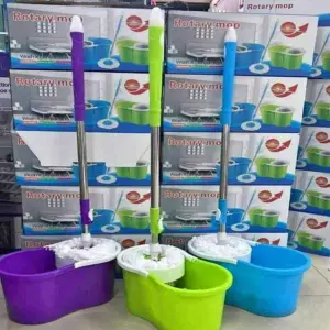 Balde Trapero con Base Metalizada: Limpieza Fácil y Eficaz - Balde trapero con base metalizada