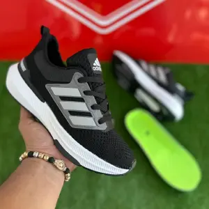 Adias Ultrabost