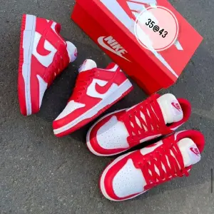NIKE DUNK LOW