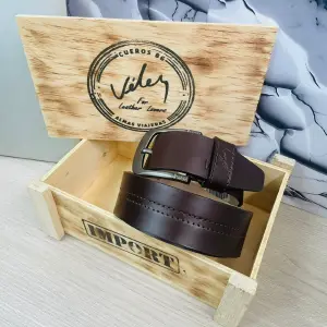 CORREA UNISEX VELEZ + CAJON DE MADERA