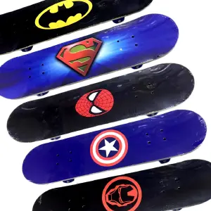 PATINETA SKATEBOARD SUPERHEROES