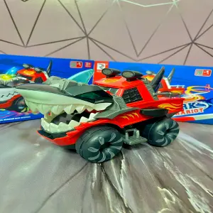 CARRO TIBURÓN LUCES Y SONIDO