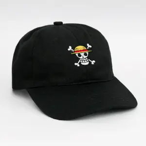 Gorra negra one piece