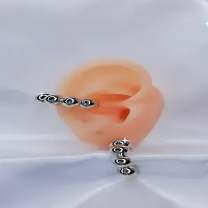 EARCUFF PERLAS PLATEADAS