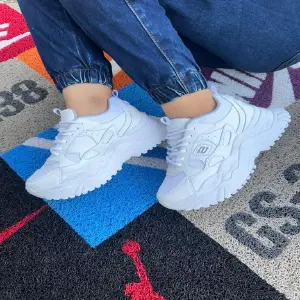 Skechers Suela Alta Todo Blanco