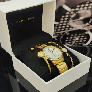 Reloj de Dama diesel + manilla en acero