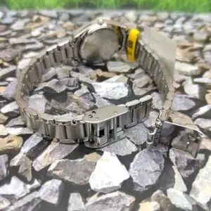 Reloj Qyq Dama Q639j204y Acero Plateado