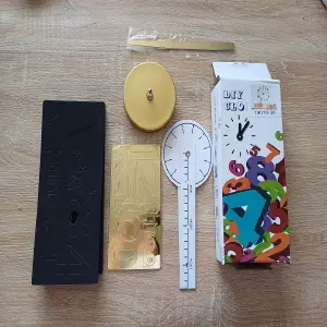 RELOJ 3D 50X50 CM +FRASE EN VINILO
