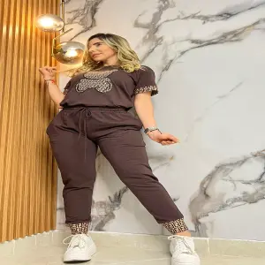 Conjunto Jogger oso café dama