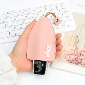 Funda, protector y llavero de cuero