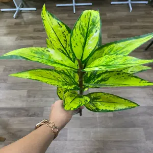 Planta verde artificial 30cm