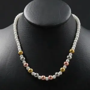 COLLAR PERLAS BLANCO/3 OROS INTERCALADO