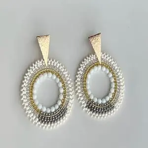 ARETA TEJIDA EN BLANCO