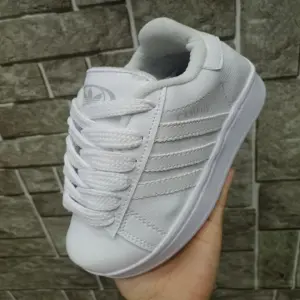 Tenis colegial blanco nacional