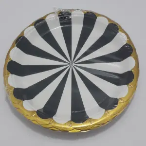 PLATO BLANCO Y NEGRO BORDE  DORADOS 18C