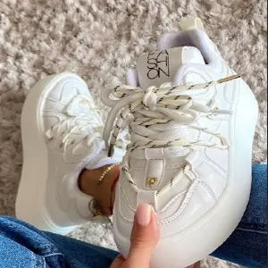 POLAR WHITE