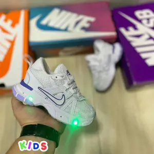 NIKE ARAÑA KIDS