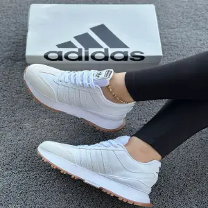ADIDAS CLASIC